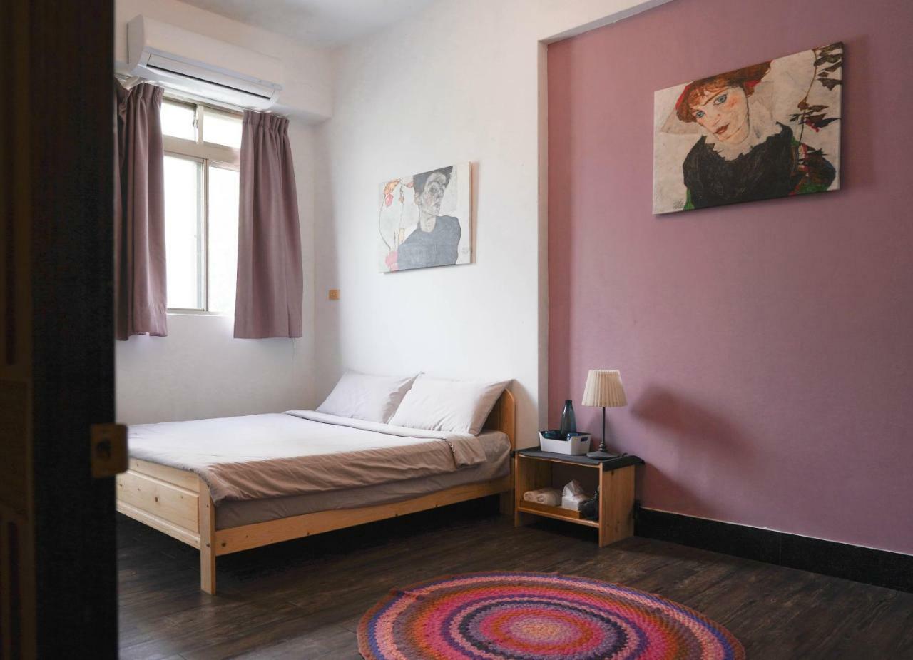 Dulan The Travel Bug Bistro Inn Donghe Exterior foto